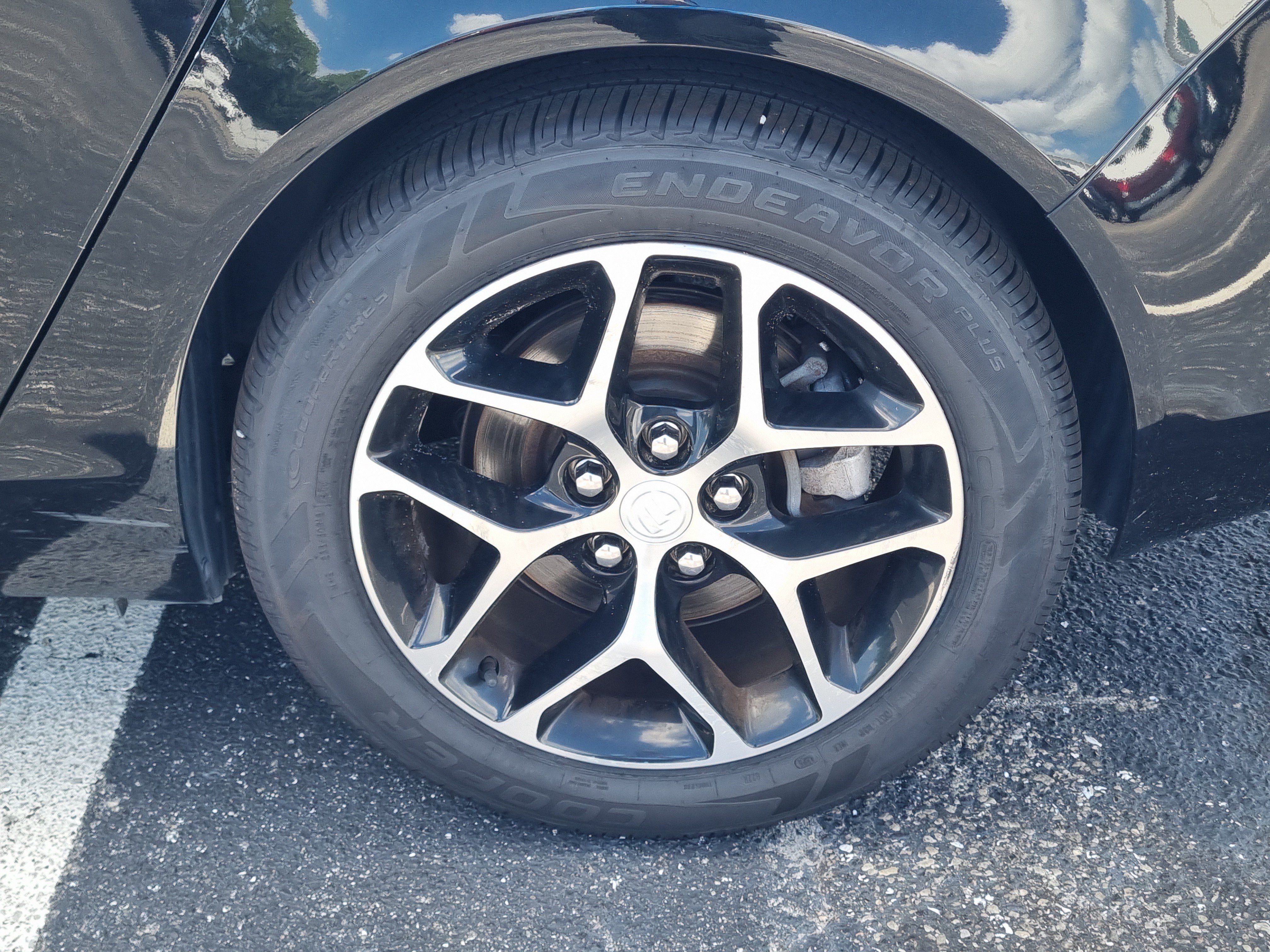 Used 2017 Buick Regal Sport Touring FWD image 9