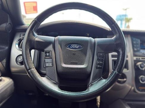 Used 2017 Ford Expedition XLT RWD image 15