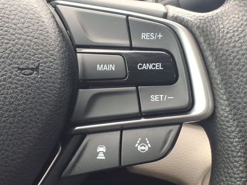 Used 2018 Honda Accord EX image 33