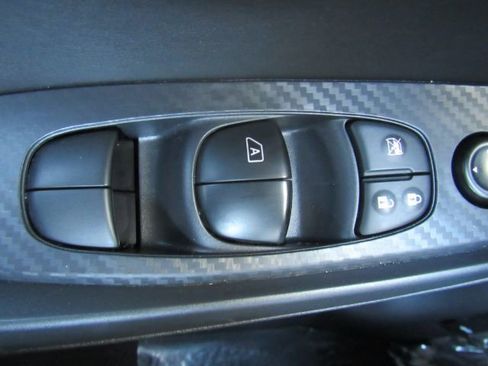 Used 2025 Nissan Sentra SV image 32