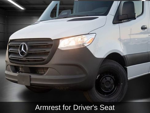 Used 2025 Mercedes-Benz Sprinter 2500 image 17