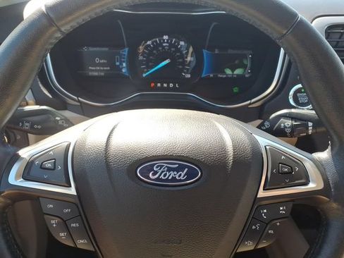 Used 2018 Ford Fusion Energi SE FWD image 20