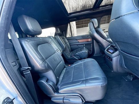 Used 2022 Lincoln Navigator L Reserve image 32