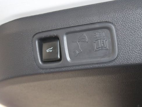 Certified 2024 Ford Expedition Max XLT image 17