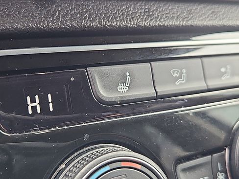 Certified 2023 Volkswagen Atlas SE w/ Black Wheel Package image 11