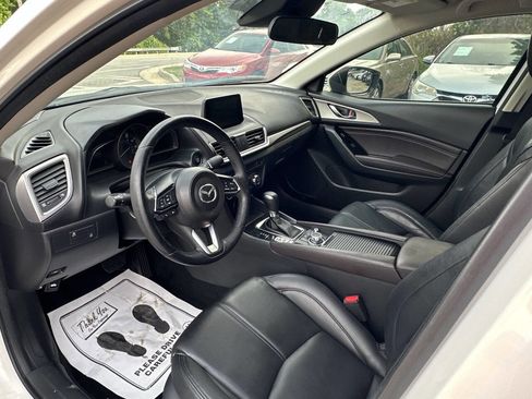 Used 2017 MAZDA MAZDA3 Touring FWD image 10