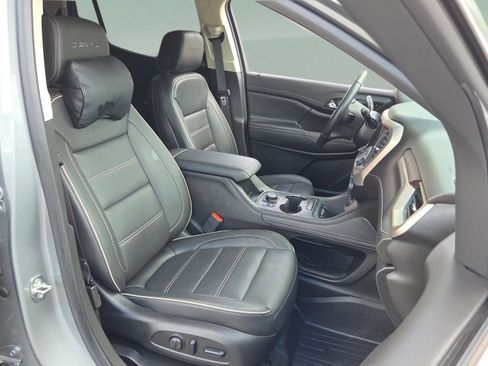 Used 2023 GMC Acadia Denali w/ Denali Ultimate Package FWD image 15