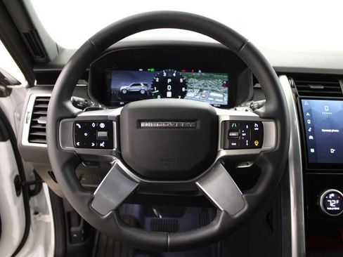 Certified 2025 Land Rover Discovery S AWD/4WD image 21