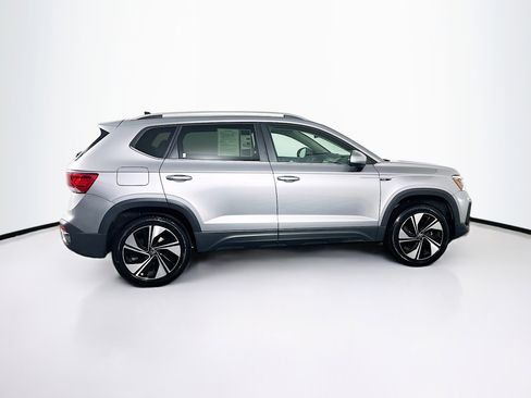 Used 2024 Volkswagen Taos SE image 10