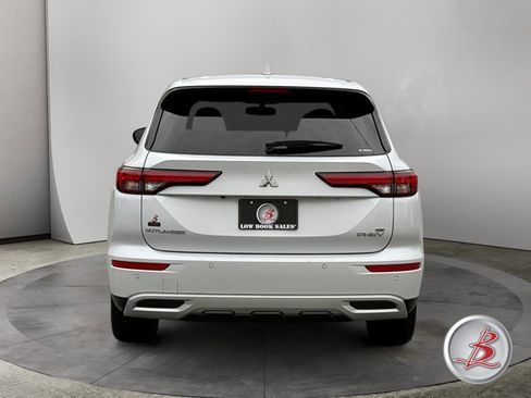 Used 2024 Mitsubishi Outlander SE image 6