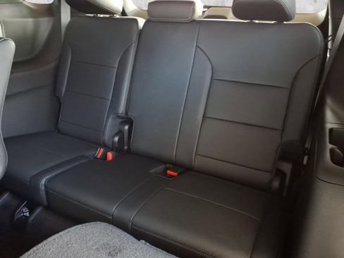 New 2026 Chevrolet Traverse High Country image 9