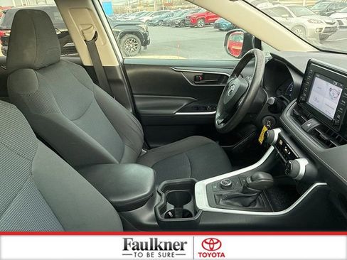 Used 2019 Toyota RAV4 LE image 18