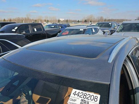 Used 2021 Cadillac XT5 Premium Luxury w/ LPO, Floor Liner Package AWD/4WD image 9