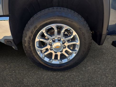 Used 2025 Chevrolet Silverado 2500 LTZ w/ LTZ Premium Package AWD/4WD image 14