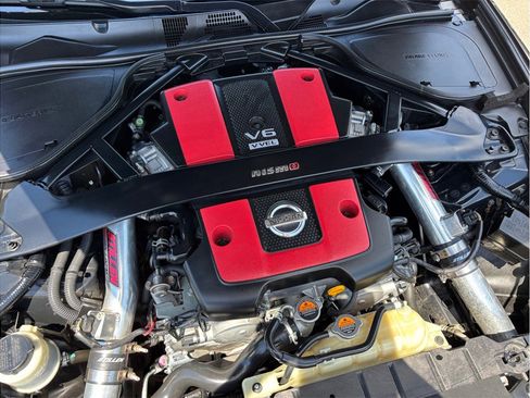 Used 2019 Nissan 370Z NISMO RWD image 38