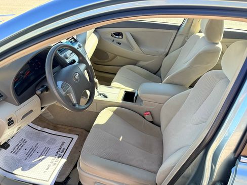 Used 2010 Toyota Camry LE image 49
