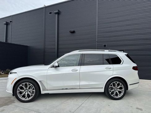 Used 2023 BMW X7 xDrive40i w/ Premium Package image 2