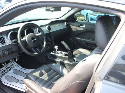 Used 2008 Ford Mustang GT Premium RWD image 32