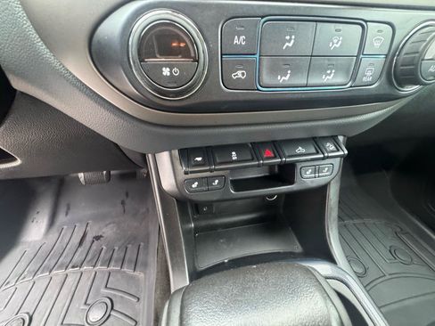 Used 2017 Chevrolet Colorado Z71 AWD/4WD image 22