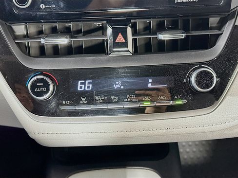 Used 2022 Toyota Corolla SE image 22