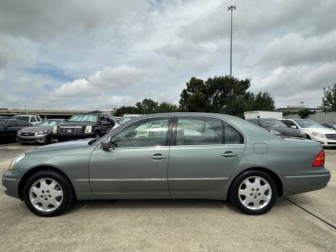 Used 2003 Lexus LS 430 RWD image 2