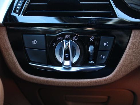 Used 2017 BMW 530i xDrive 530i xDrive AWD 4dr Sedan image 47