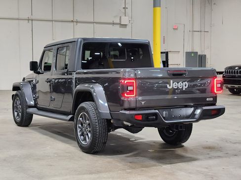 Used 2021 Jeep Gladiator Overland image 11