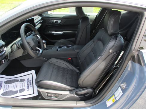 New 2025 Ford Mustang Premium image 18