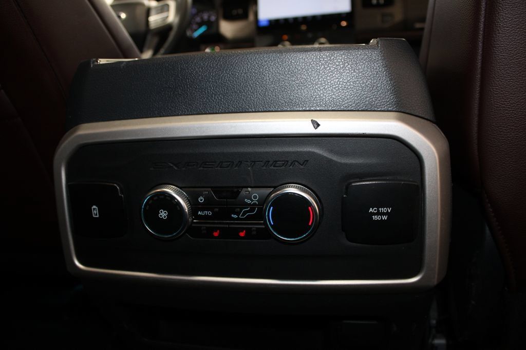 Used 2024 Ford Expedition Limited AWD/4WD image 33