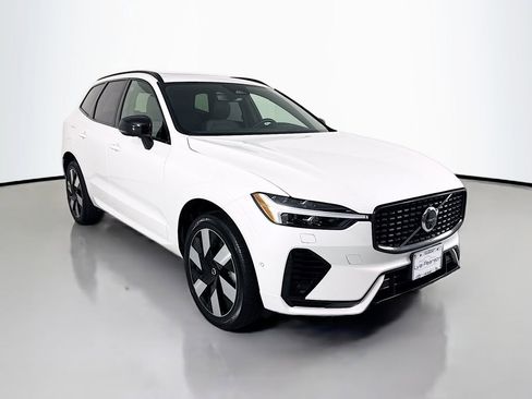 Used 2024 Volvo XC60 T8 Ultimate w/ Protection Package Premier AWD/4WD image 7