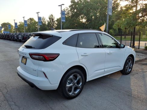 Certified 2023 Ford Escape ST-Line w/ Tech Pack #1 AWD/4WD image 3