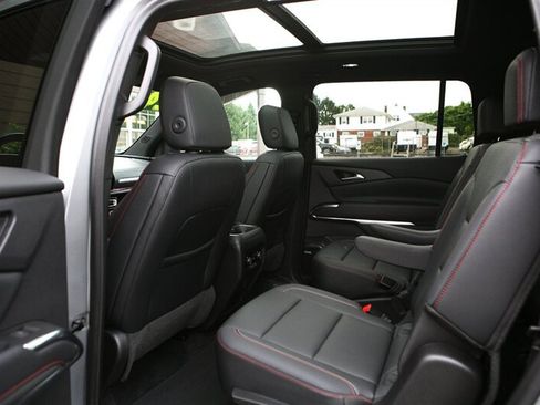 Used 2024 Chevrolet Traverse Z71 w/ Enhanced Driving Package AWD/4WD image 14
