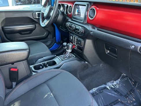 Used 2020 Jeep Gladiator Rubicon w/ Trailer Tow Package AWD/4WD image 15