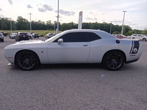 Used 2022 Dodge Challenger R/T Scat Pack w/ Driver Convenience Group RWD image 6
