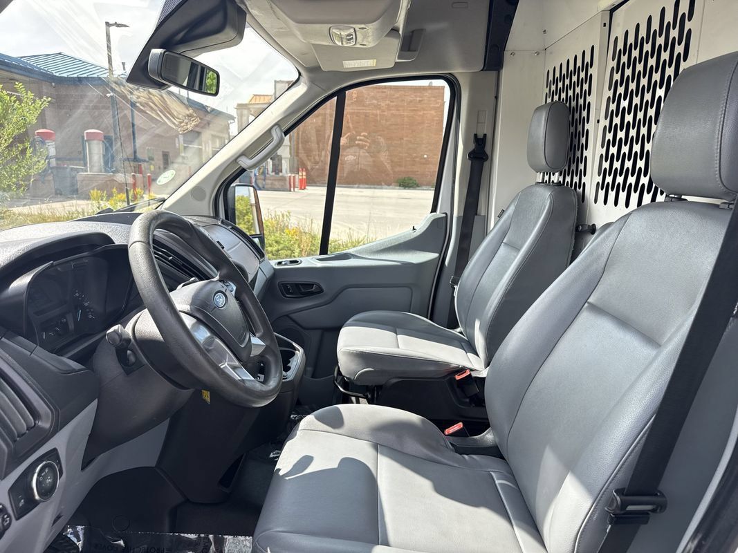 Used 2018 Ford Transit 150 148 Medium Roof RWD image 17