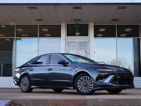 New 2026 Hyundai Sonata Limited image 2