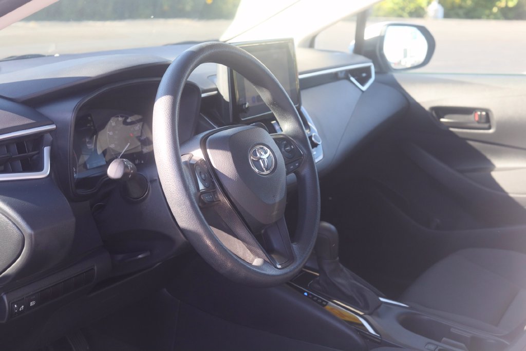 Used 2024 Toyota Corolla LE FWD image 6