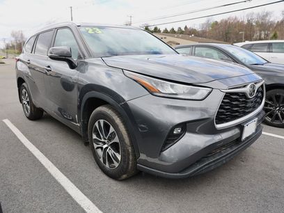 Used 2023 Toyota Highlander XLE