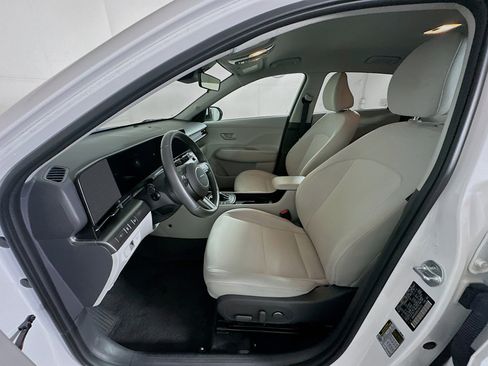 Used 2025 Hyundai Kona SEL image 13