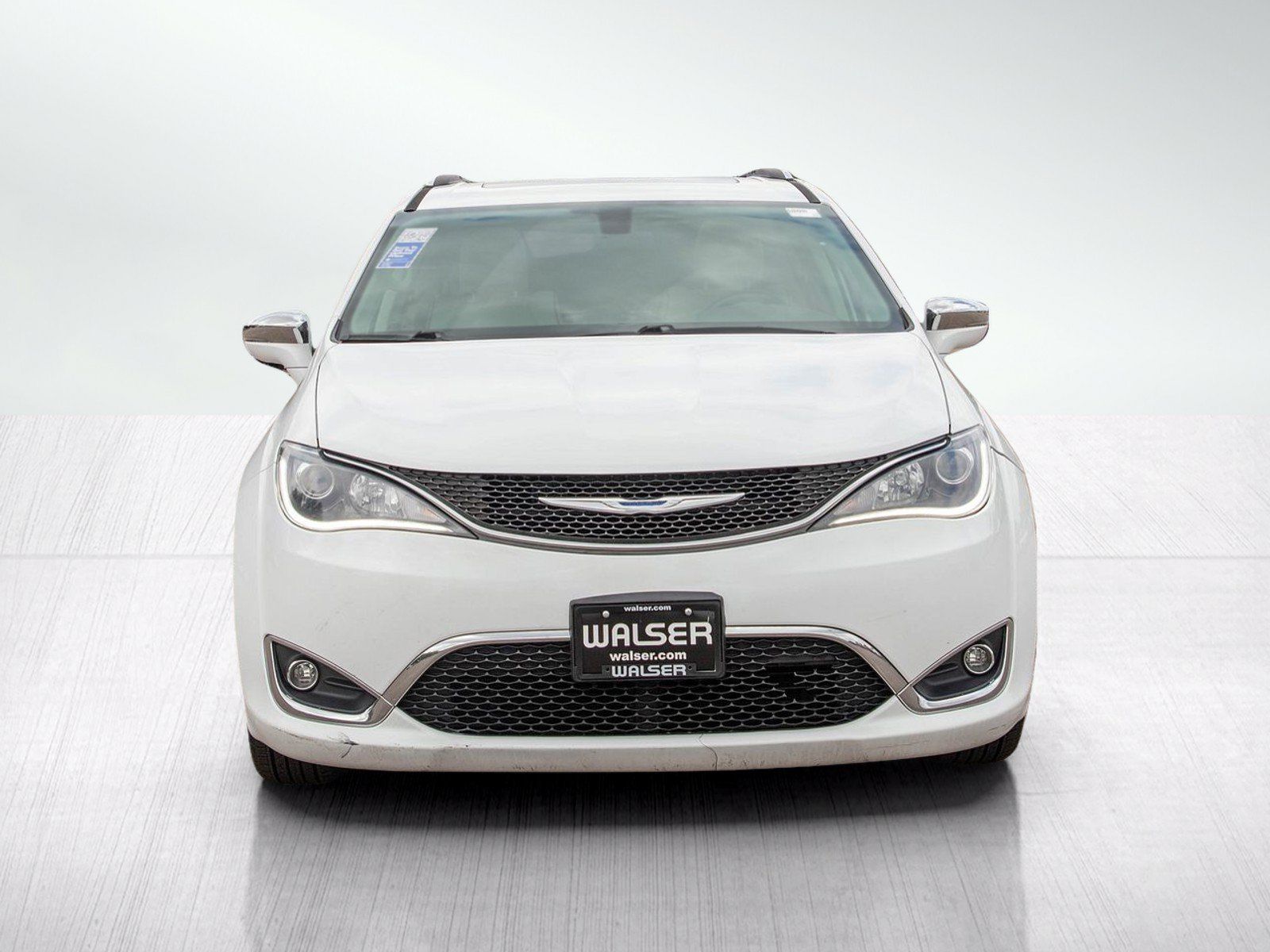 Used 2017 Chrysler Pacifica Limited FWD image 8