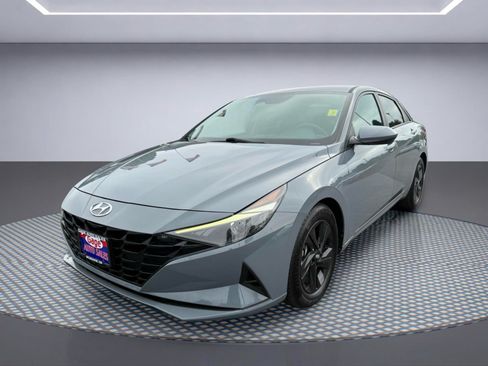 Used 2021 Hyundai Elantra SEL FWD image 2