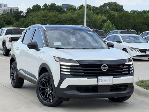 New 2026 Nissan Kicks SR w/ Interior Electronics Package FWD image 2