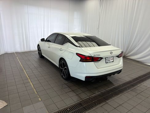 Used 2023 Nissan Altima 2.5 SR FWD image 7