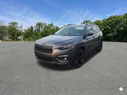 Used 2019 Jeep Cherokee Latitude Plus AWD/4WD image 4