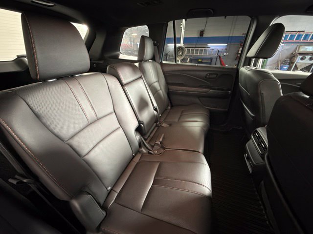 Used 2025 Honda Passport TrailSport image 31