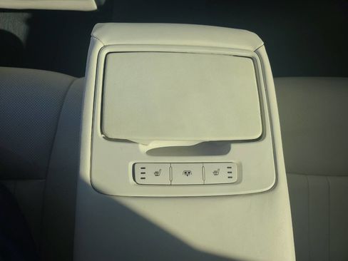 Used 2016 Hyundai Genesis 3.8 w/ Option Group 04 image 35