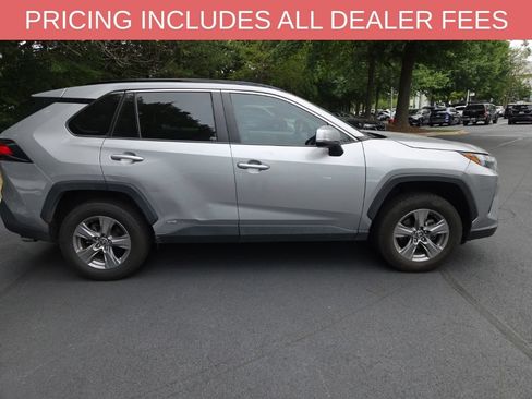 Used 2022 Toyota RAV4 XLE AWD/4WD image 15