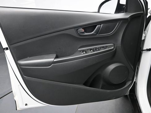 Used 2022 Hyundai Kona SEL image 27