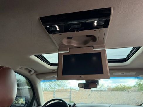 Used 2016 Cadillac Escalade ESV Premium image 38