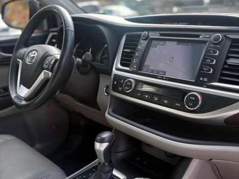 Used 2015 Toyota Highlander Limited Platinum image 25